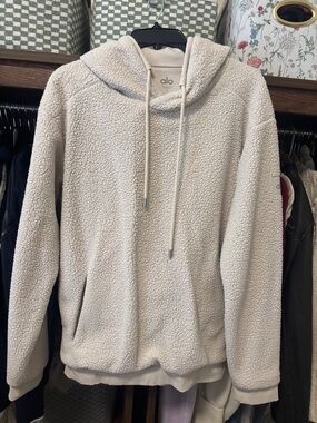 ALO Yoga Plush Sherpa Hoodie in Light Beige